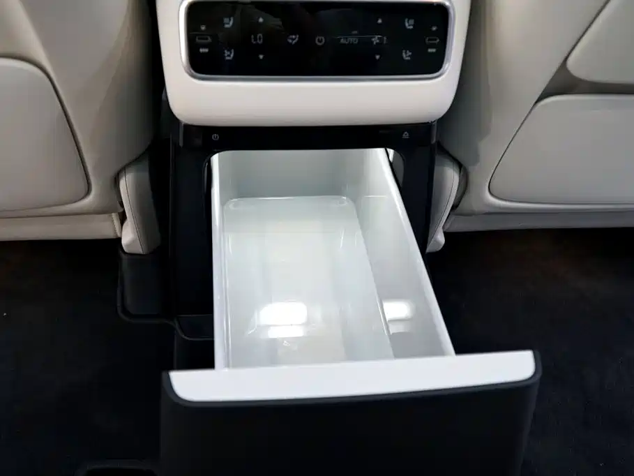 Li Auto Li MEGA — миниатюра 16