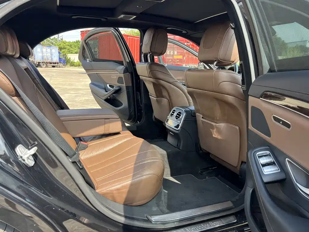 Mercedes-Benz S-Class — миниатюра 11