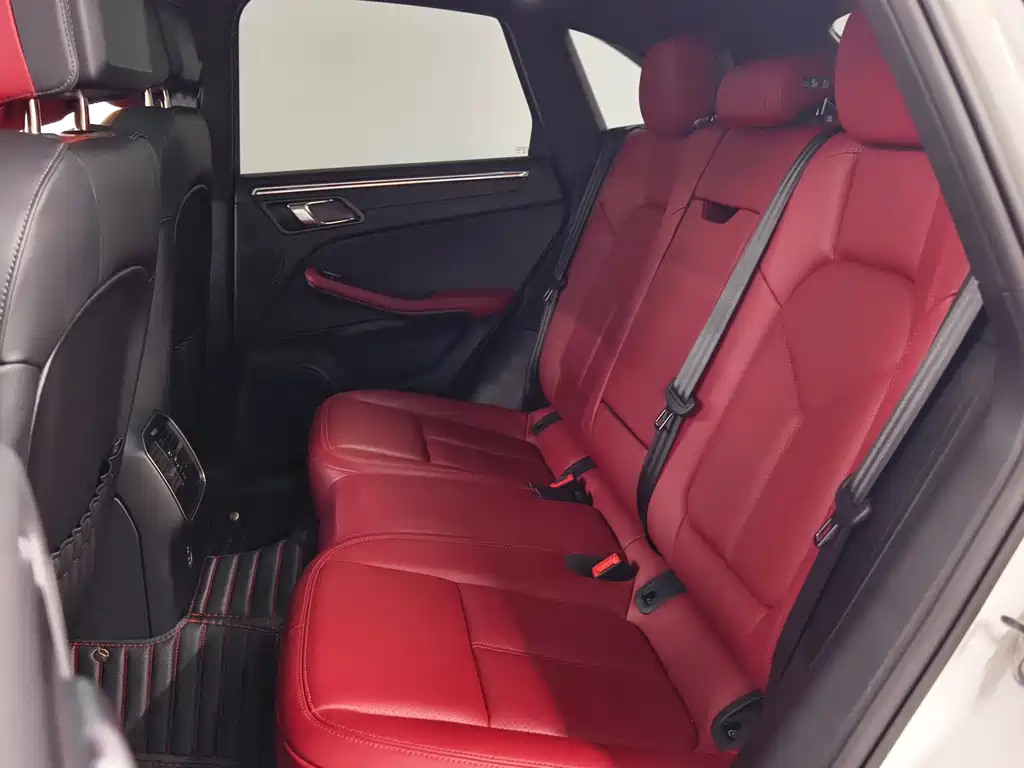 Porsche Macan — миниатюра 12