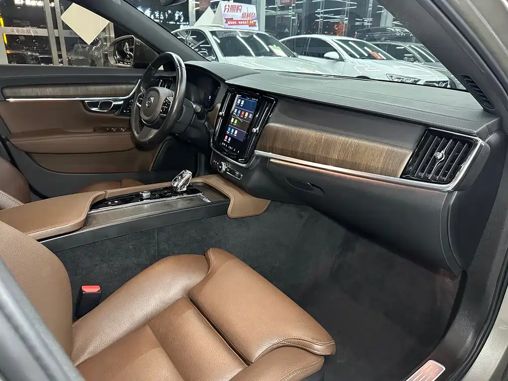 Volvo S90 — миниатюра 9