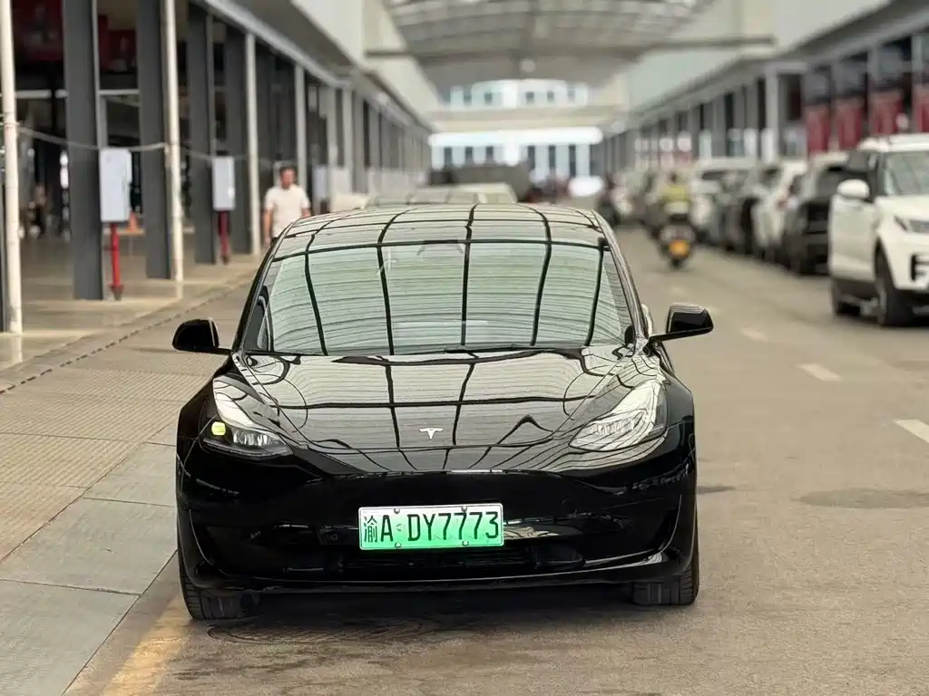 Tesla Model 3 — миниатюра 2
