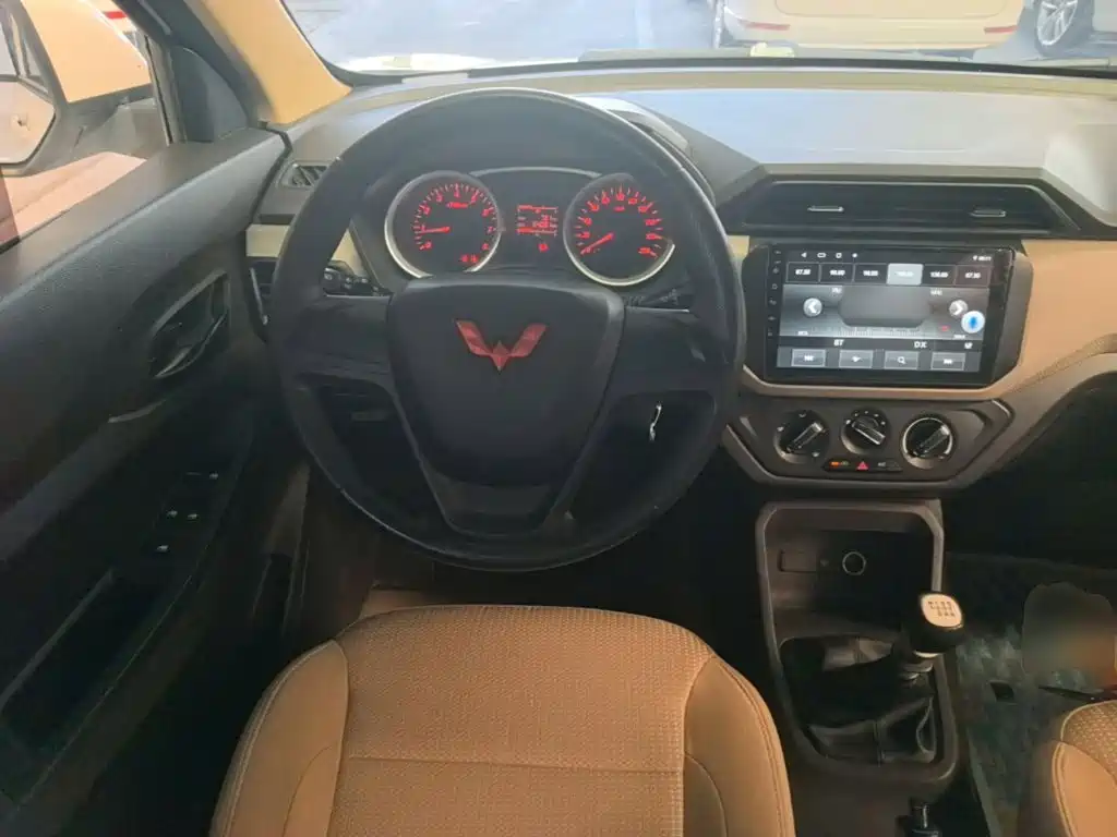 Wuling Hongguang — миниатюра 11