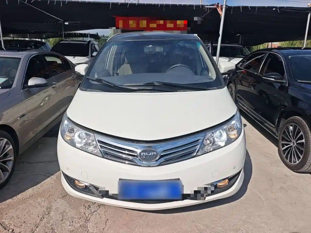 BYD M6 — миниатюра 3