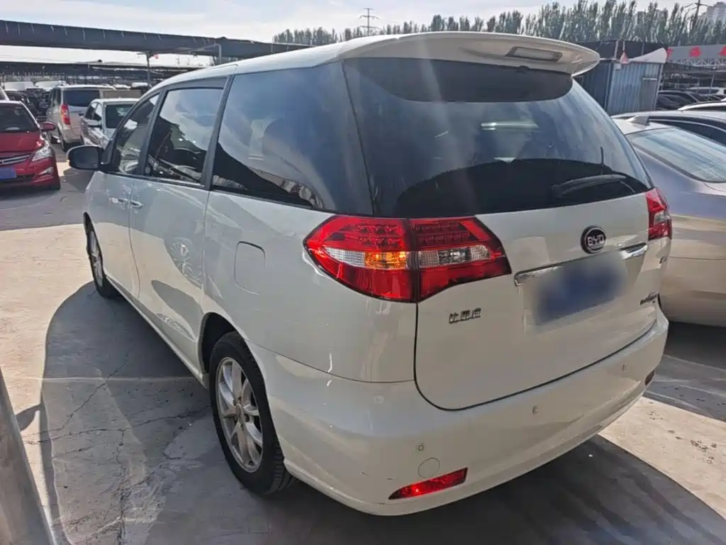 BYD M6 — миниатюра 5