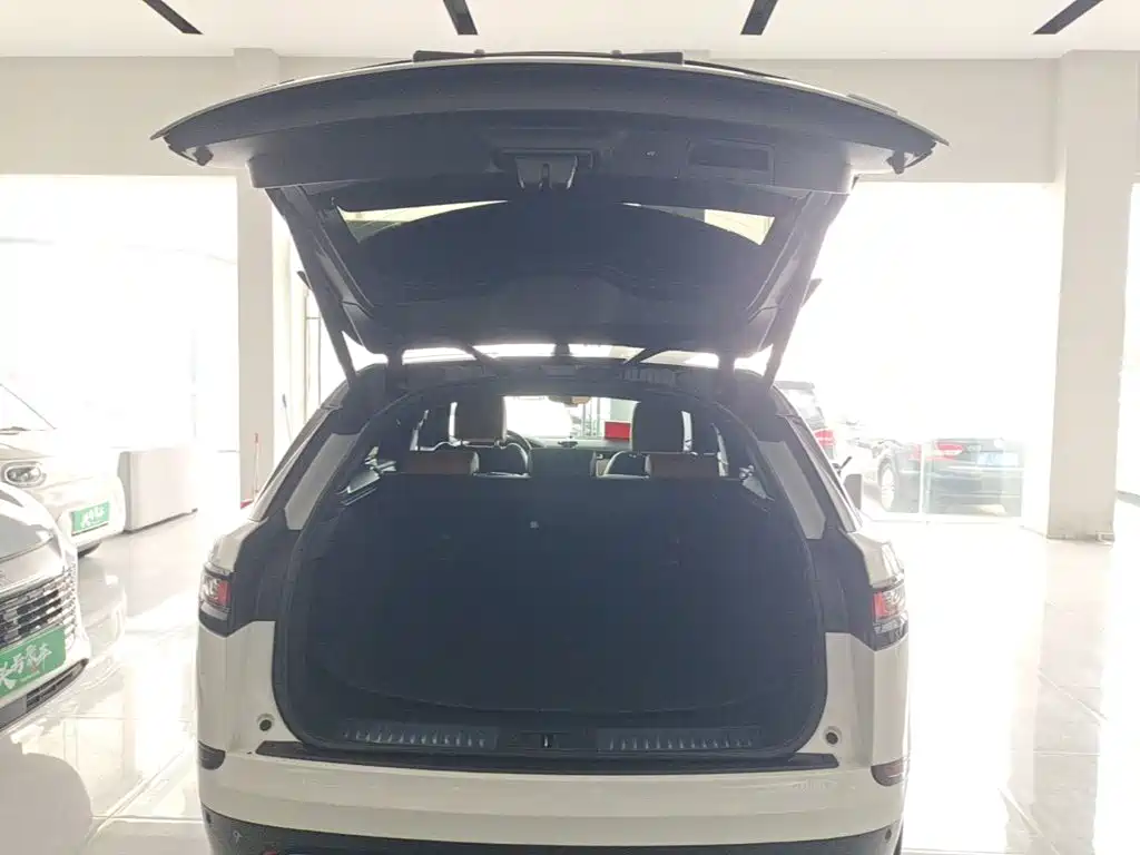 Land Rover Velar — миниатюра 19