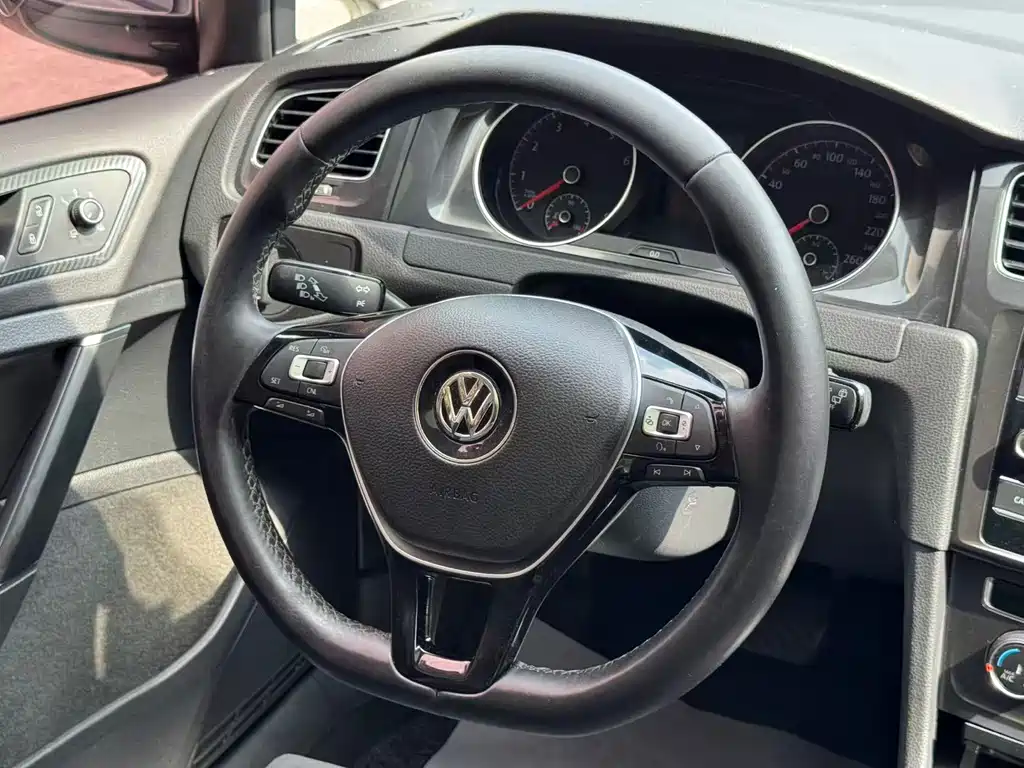 Volkswagen Golf — миниатюра 14