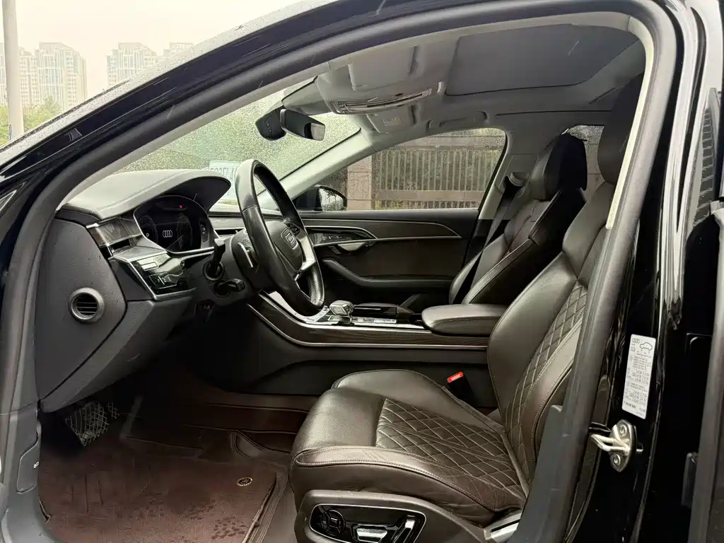 Audi A8 — миниатюра 4