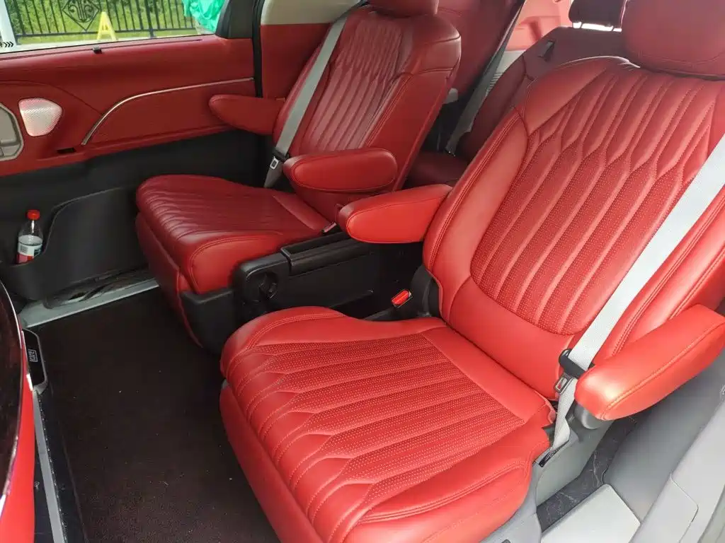 Toyota Sienna — миниатюра 15