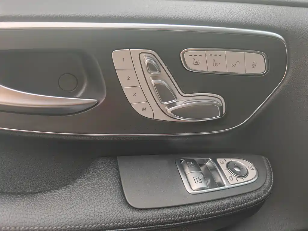 Mercedes-Benz V-Class — миниатюра 15