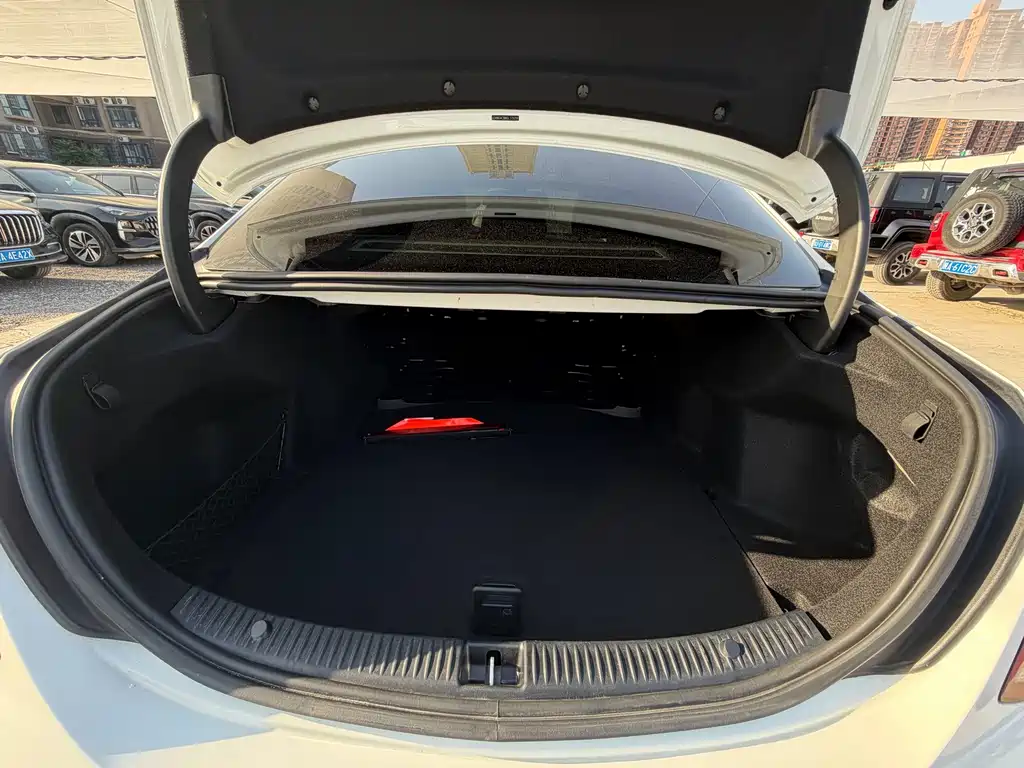Mercedes-Benz C-Class — миниатюра 16