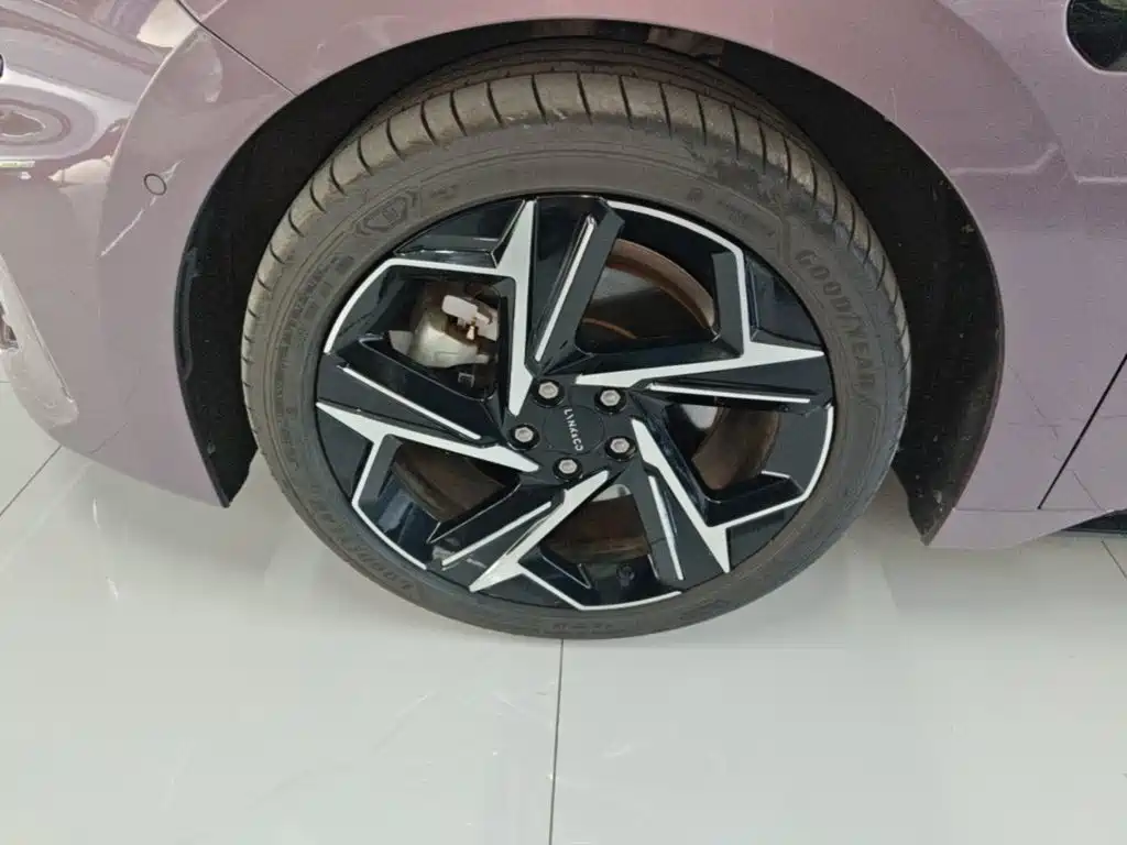 Lynk & Co 07 EM-P — миниатюра 23