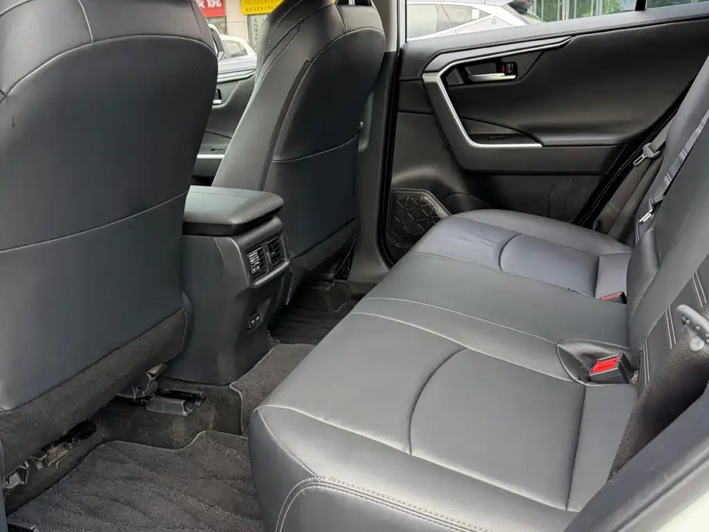 Toyota Wildlander 2022 2.0L CVT Luxury