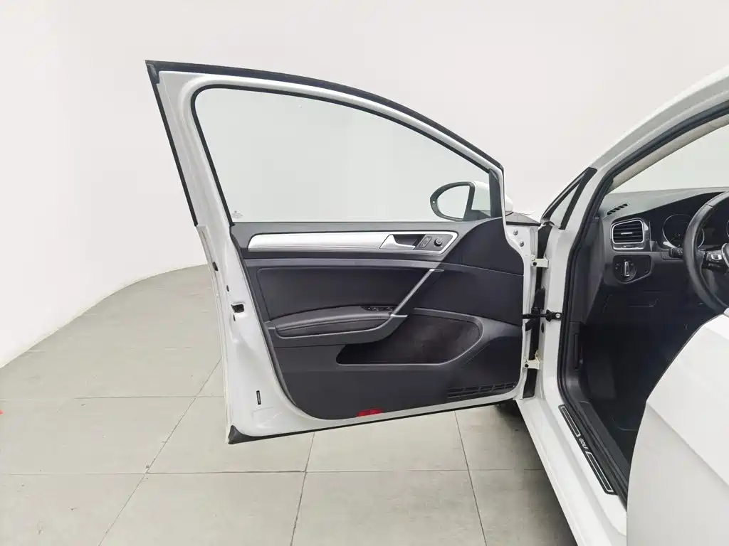 Volkswagen Golf — миниатюра 8