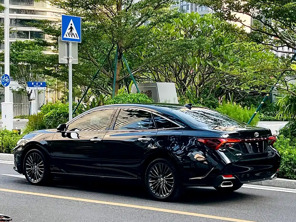 Toyota Avalon — миниатюра 3