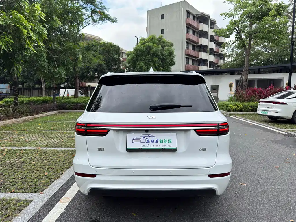 Li Auto ONE 2020 6 мест