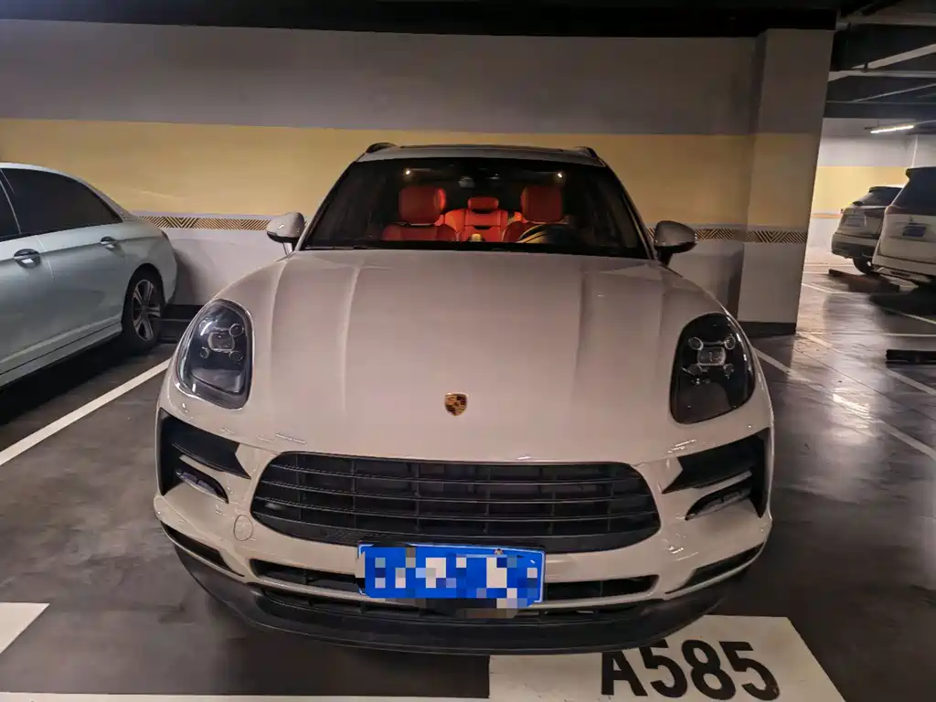 Porsche Macan — миниатюра 3