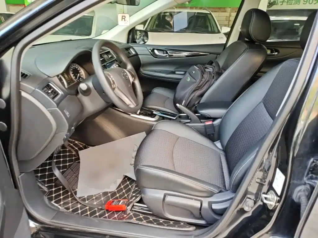 Nissan Tiida — миниатюра 15