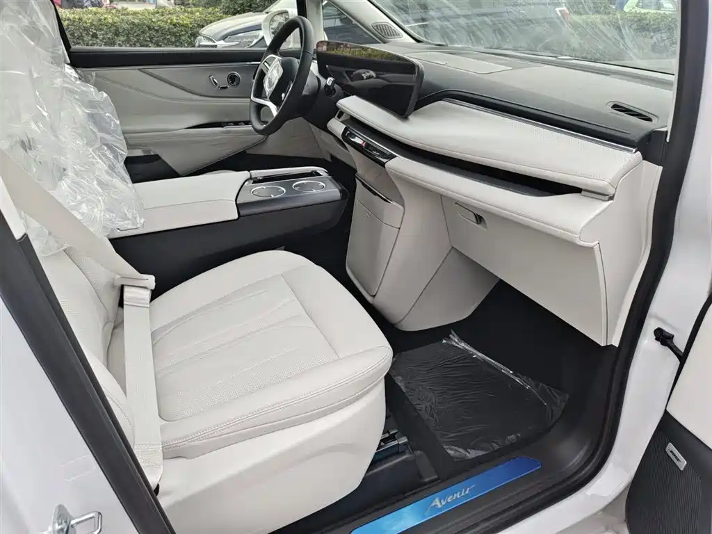 BUICK GL8 NEW ENERGY