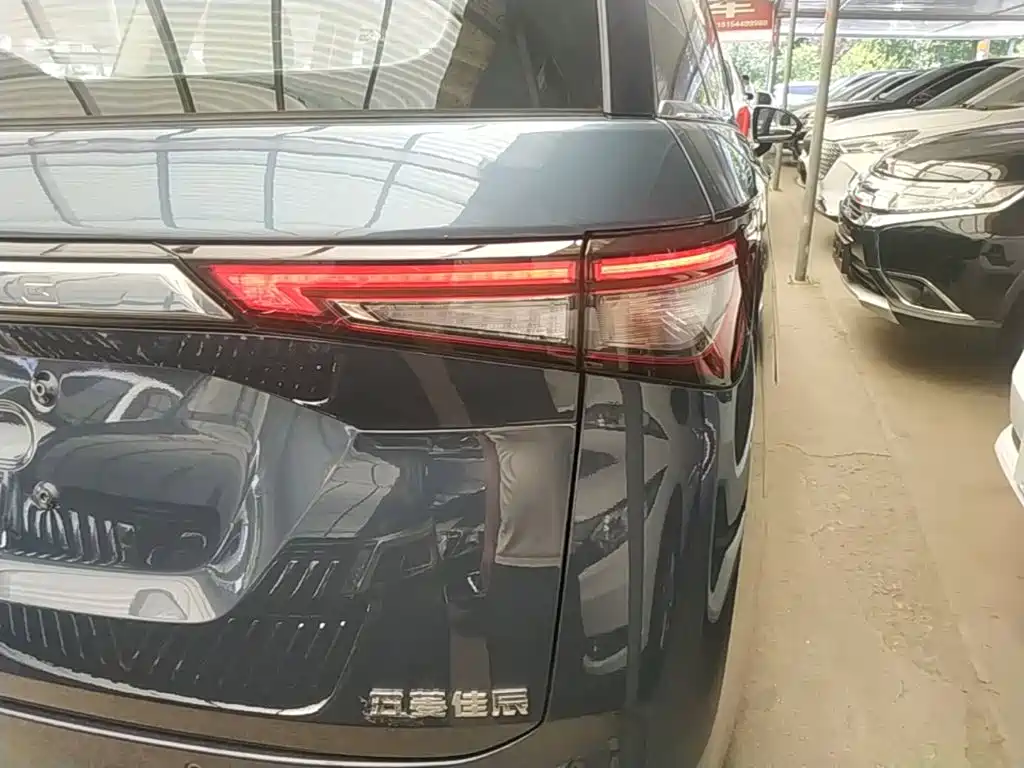 Wuling Jiachen 2022 1.5T CVT Smart Luxury