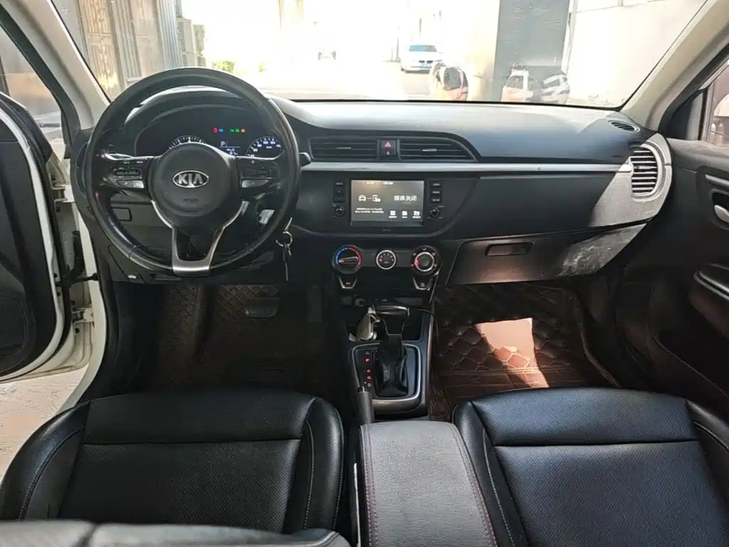 Kia K2 — миниатюра 10