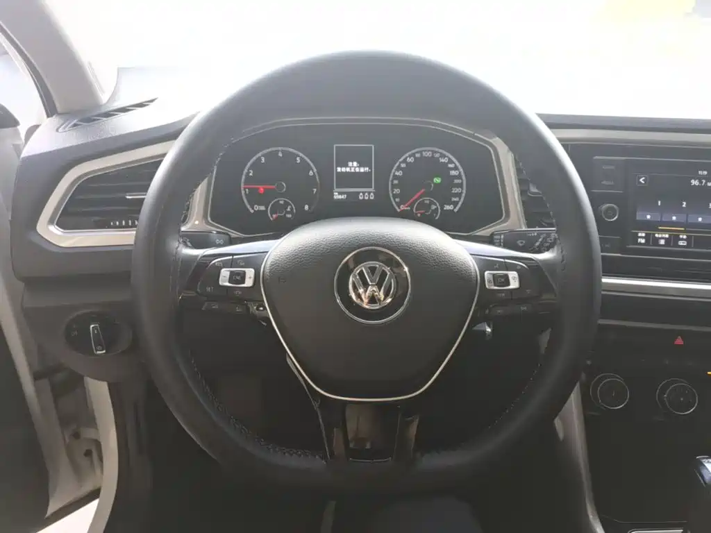Volkswagen T-Roc — миниатюра 11