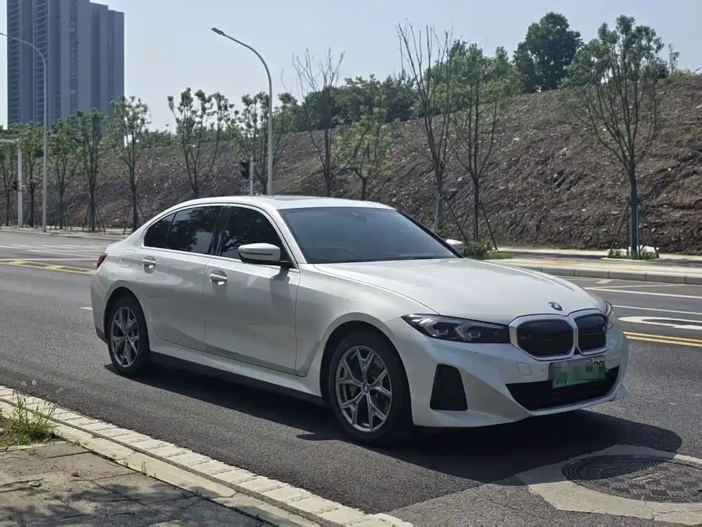 BMW i3 2024 eDrive 35 L