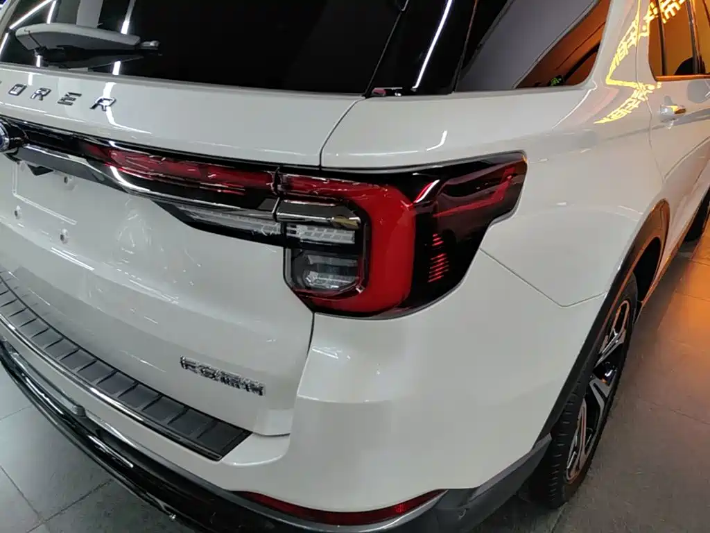Ford Explorer — миниатюра 8
