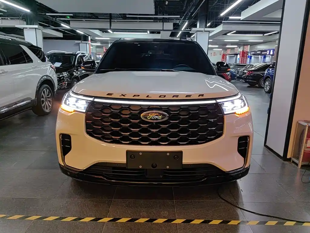 Ford Explorer — миниатюра 3