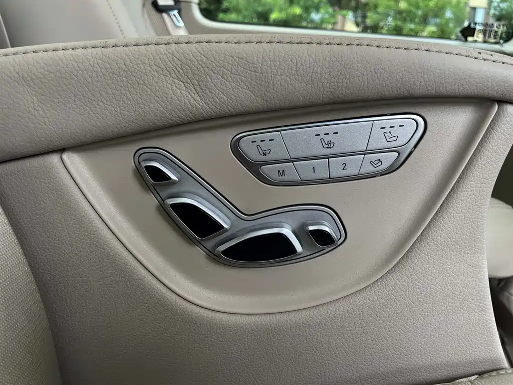 Mercedes-Benz V-Class — миниатюра 17