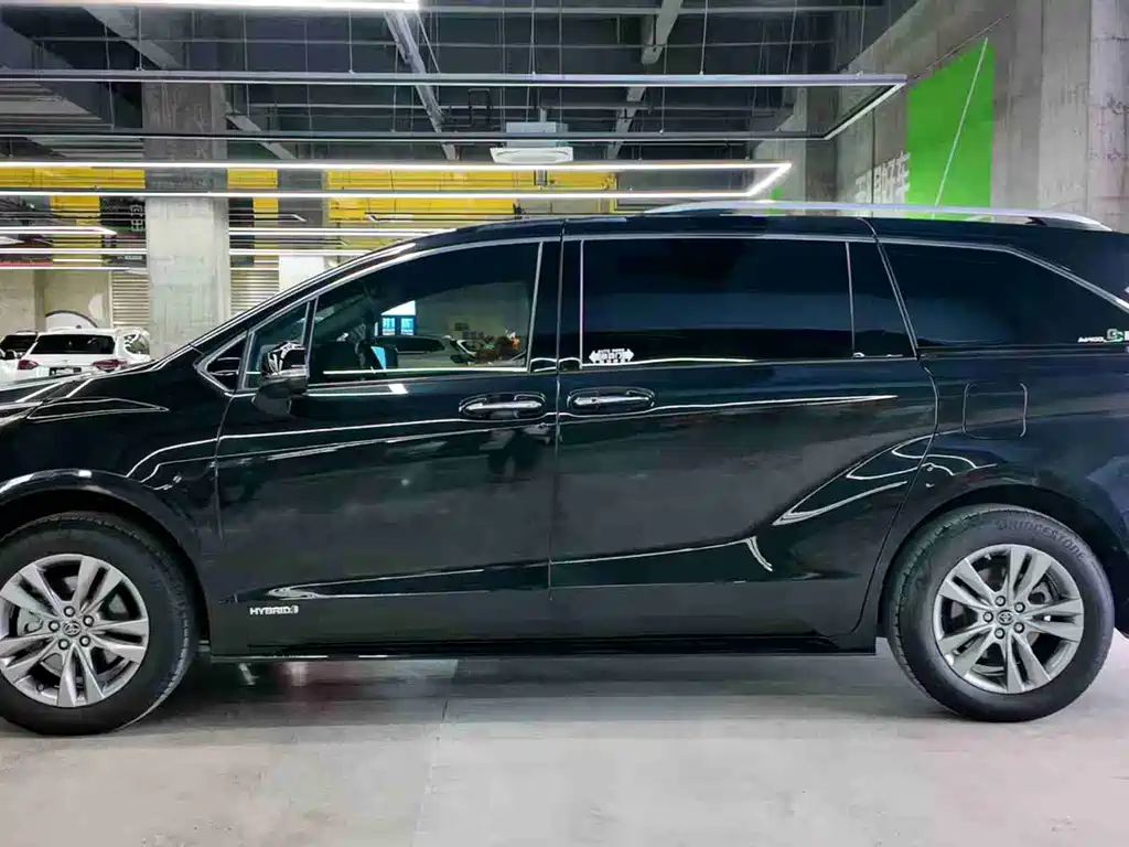 TOYOTA SIENNA