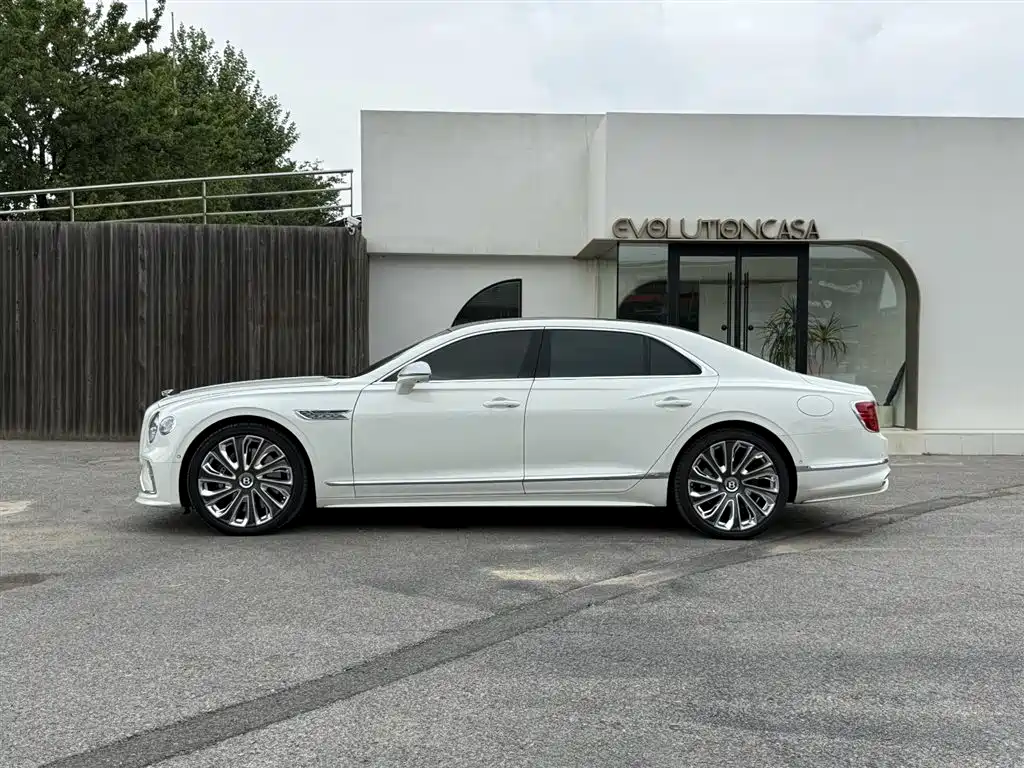 Bentley Flying Spur 2025 4.0T V8 Mulliner