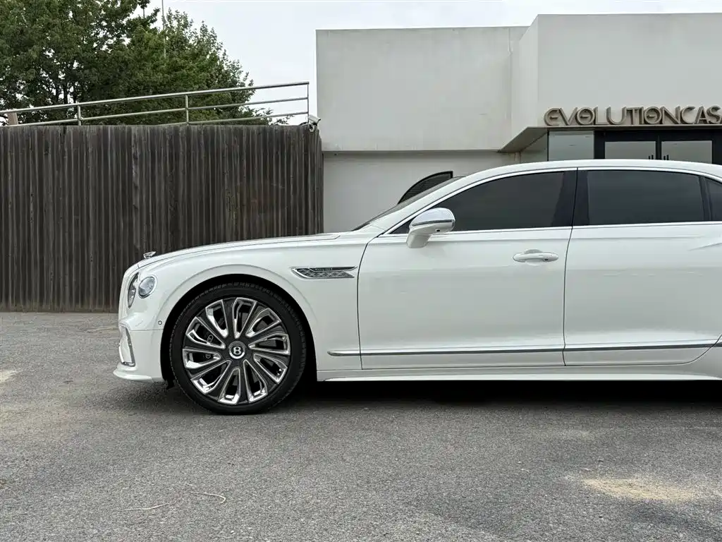 Bentley Flying Spur 2025 4.0T V8 Mulliner