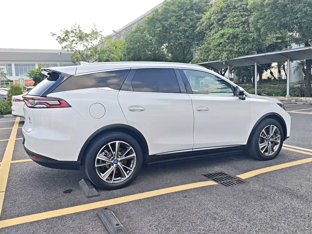 BYD Tang New Energy — миниатюра 23