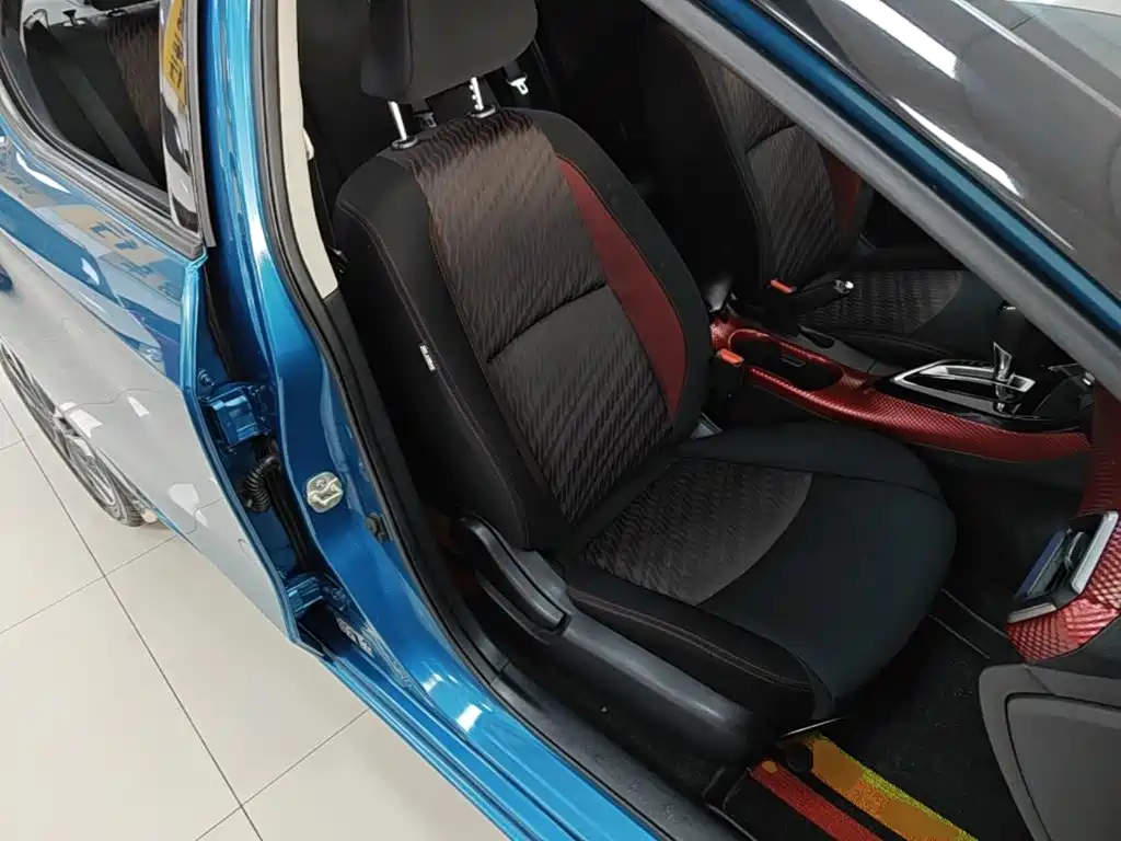Nissan Bluebird — миниатюра 20