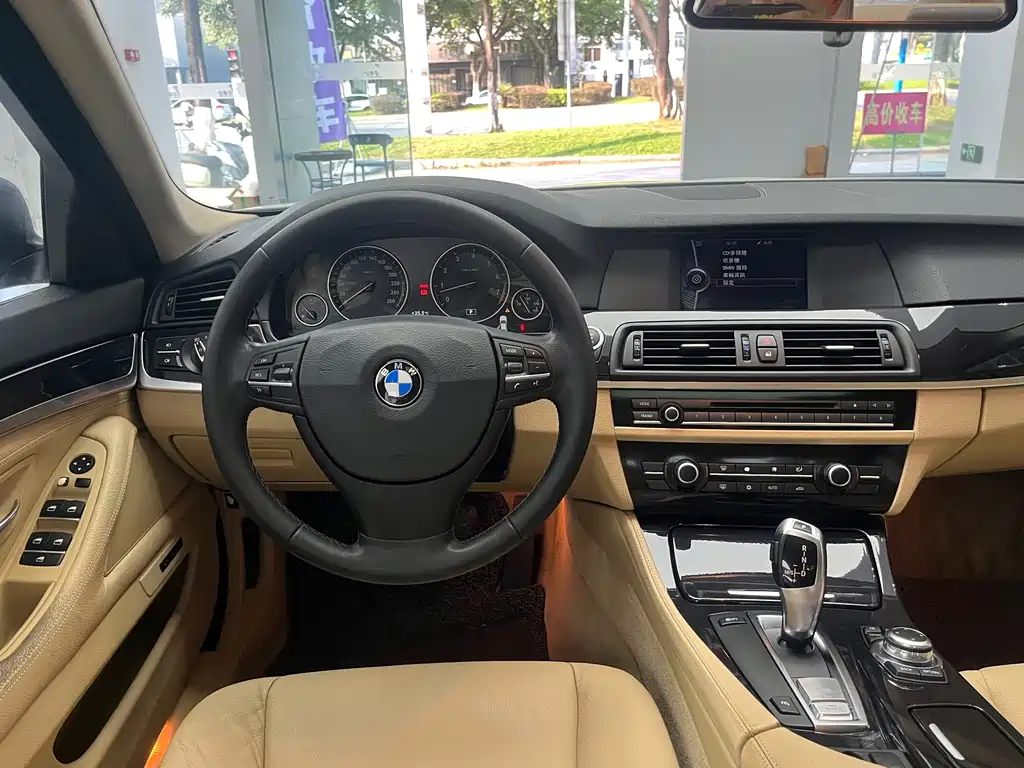 BMW 5 Series — миниатюра 17