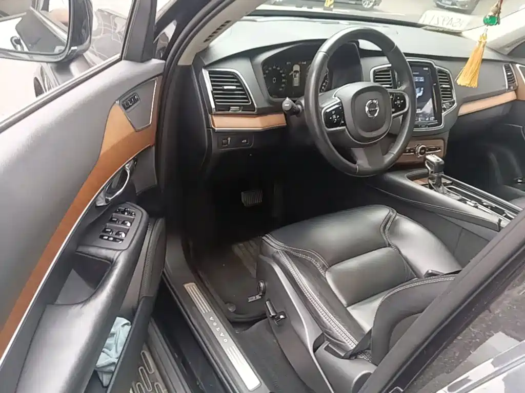 Volvo XC90 — миниатюра 16