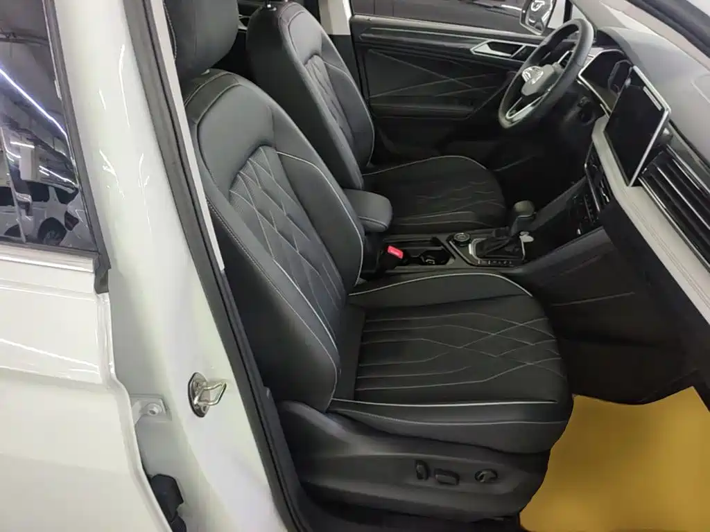 Volkswagen Tiguan L — миниатюра 25