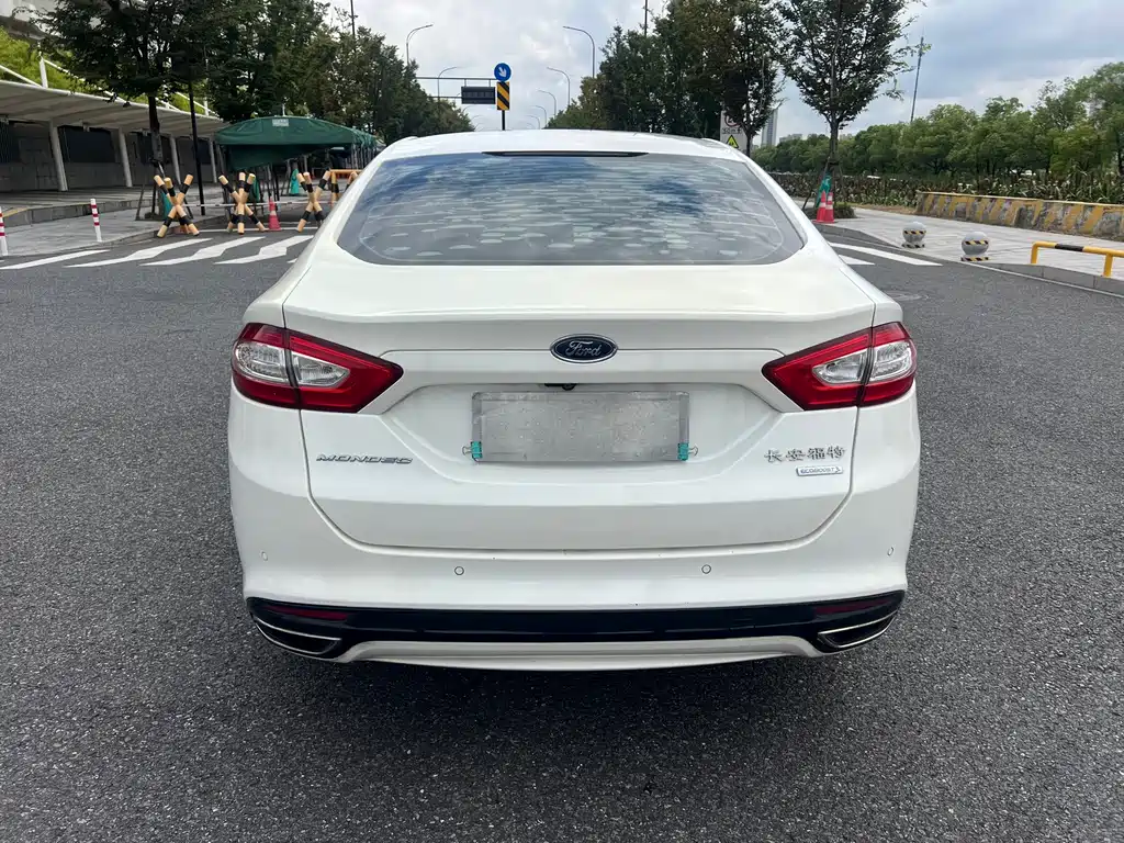 Ford Mondeo — миниатюра 5