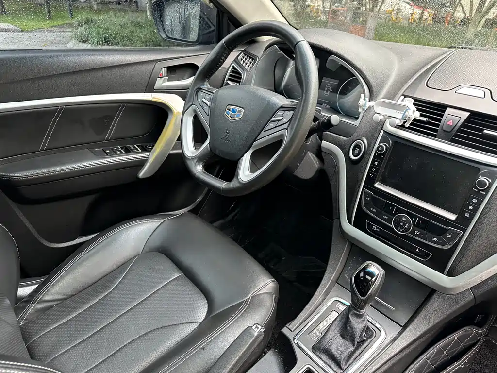Geely Emgrand — фотографии объявления, Фото 17