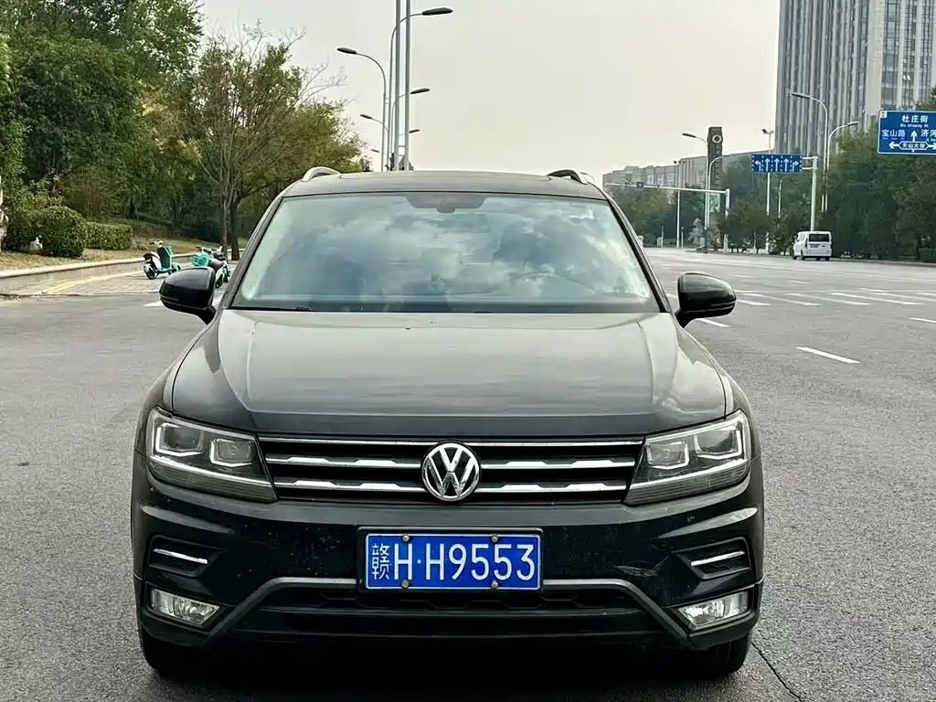 Volkswagen Tiguan L — миниатюра 2