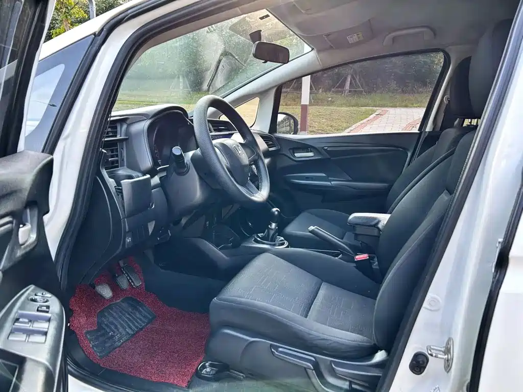 Honda Fit — миниатюра 7