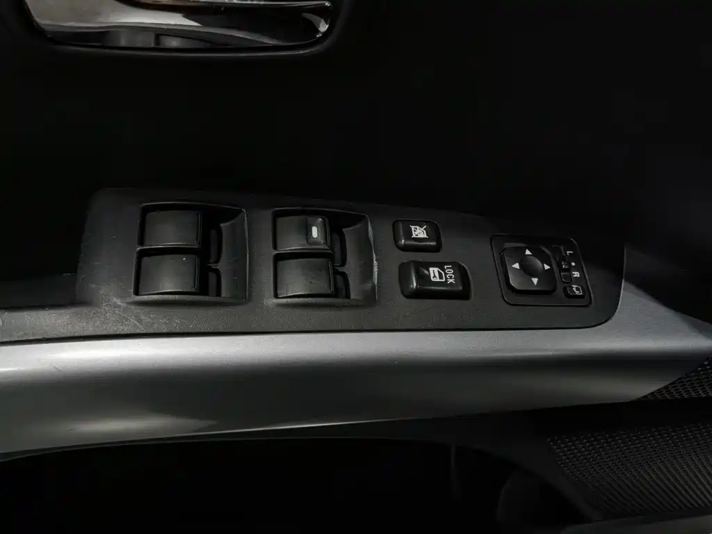 Mitsubishi Outlander (Import) — миниатюра 9