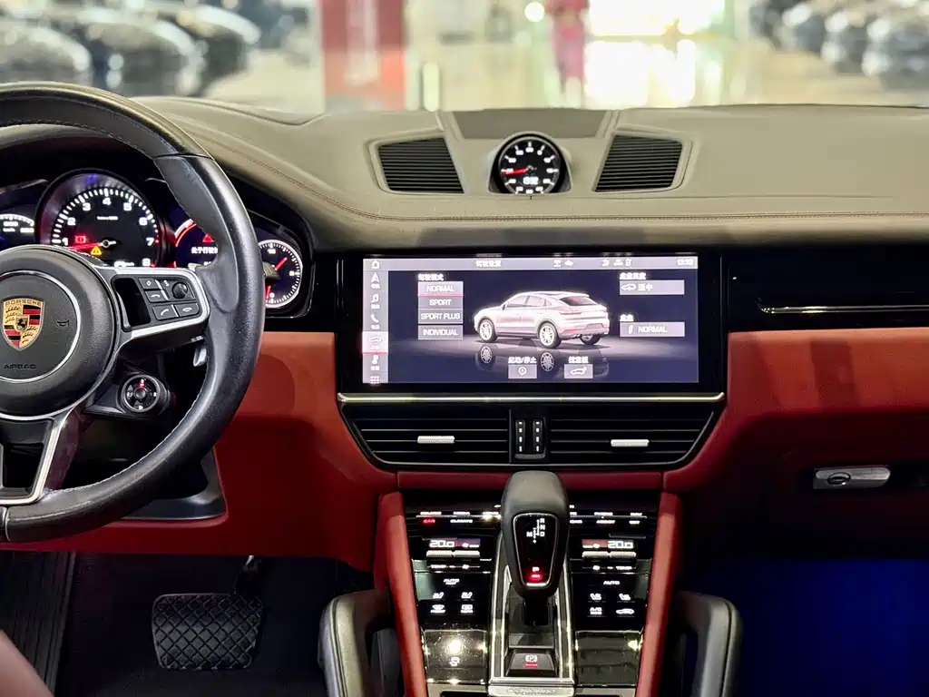 Porsche Cayenne — миниатюра 6