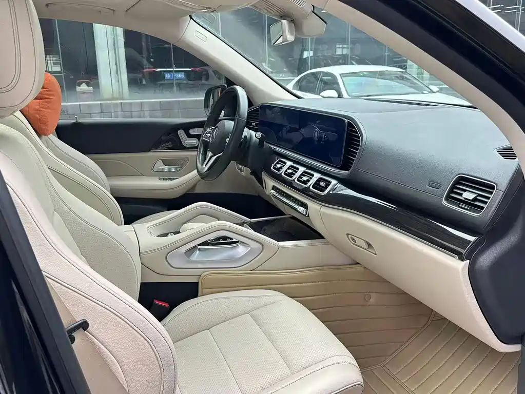Mercedes-Benz GLE (Import) — миниатюра 6