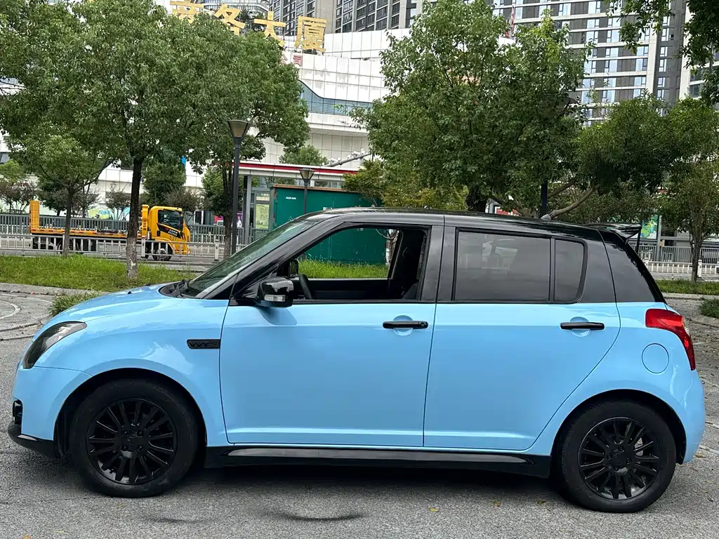 Suzuki Swift — миниатюра 7