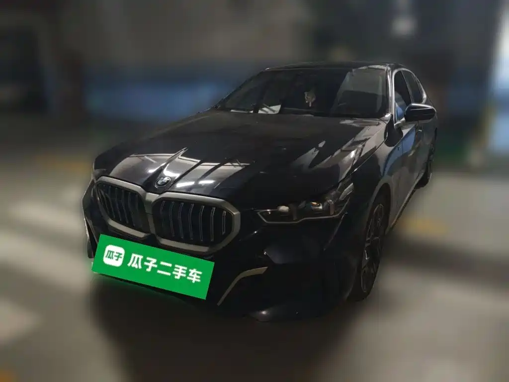 BMW 5 Series — миниатюра 2