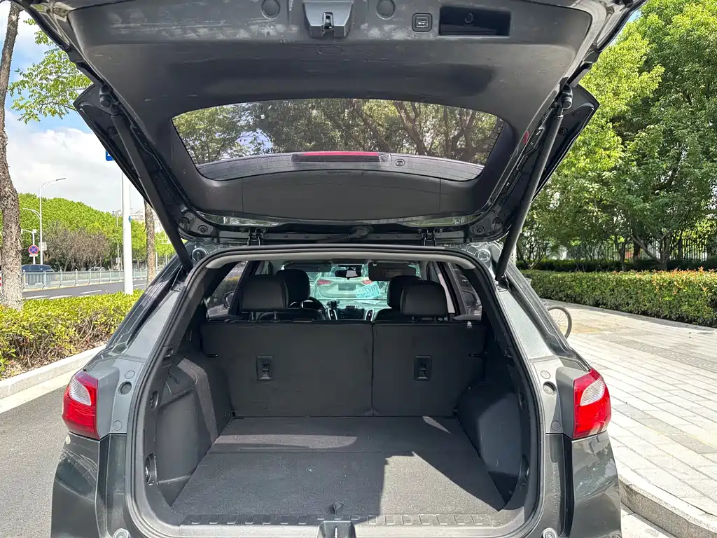 Chevrolet Equinox — миниатюра 16
