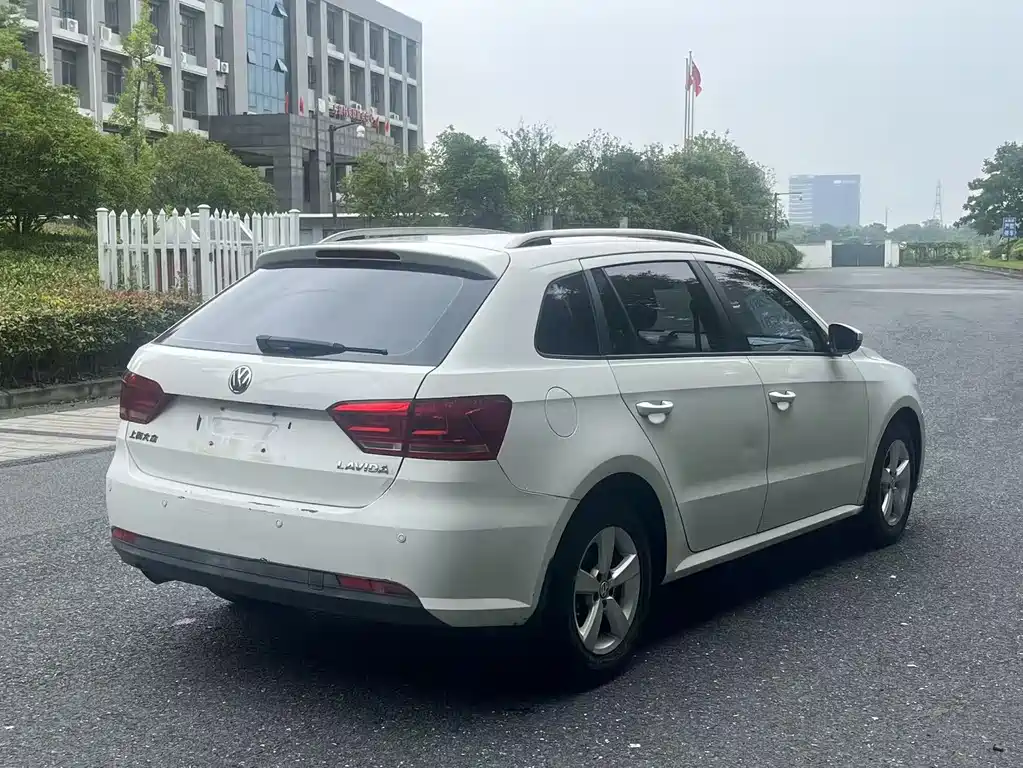 Volkswagen Gran Lavida 2013 1.6L AT