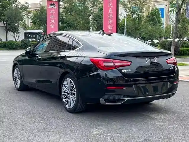 Hongqi Hongqi H5 — миниатюра 12