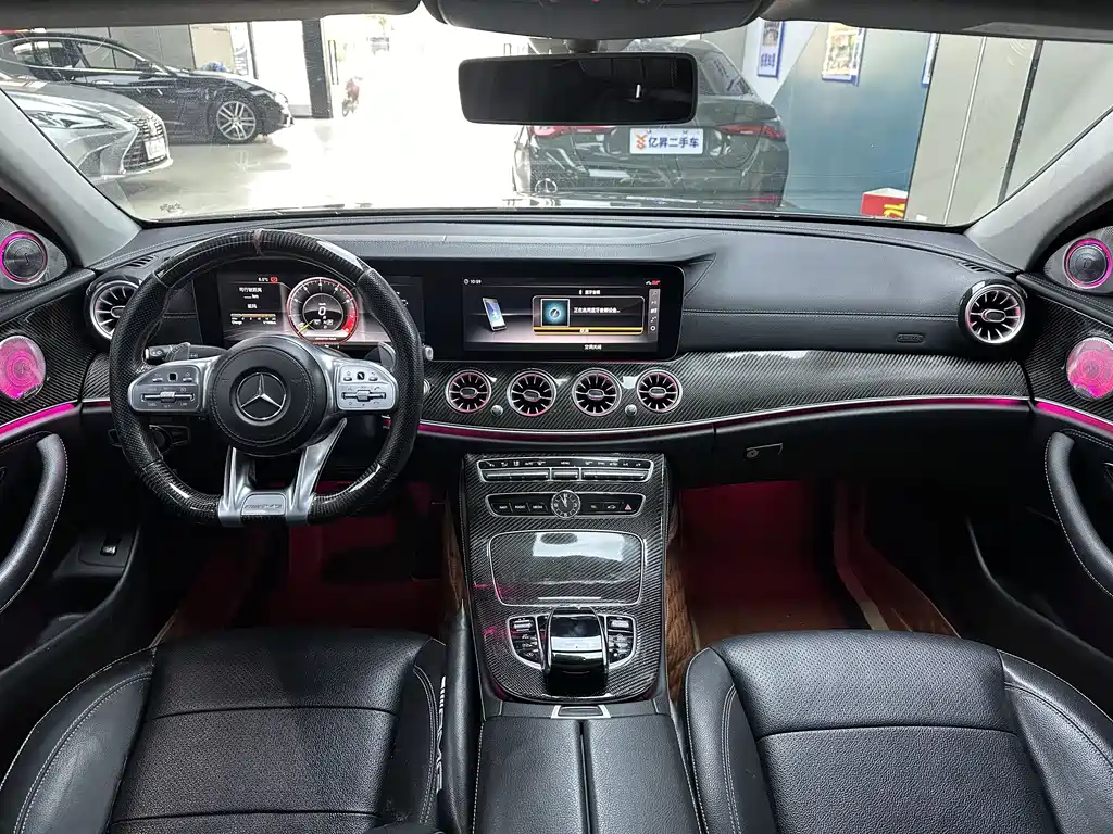 MERCEDES-BENZ E CLASS